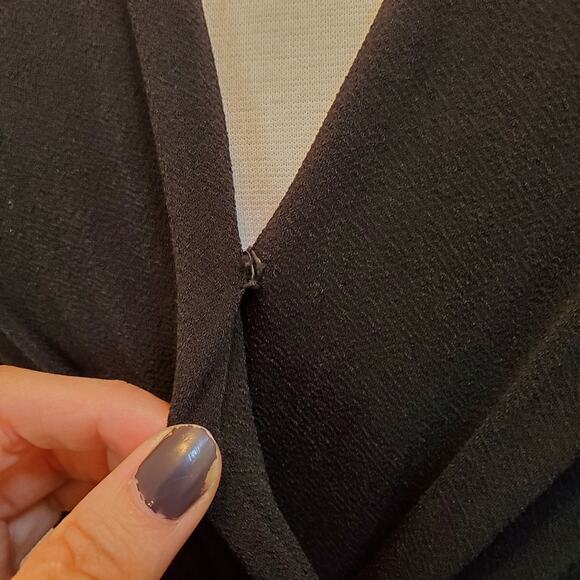 BCBGeneration Black VNeck Faux Wrap Gathered Tank Romper Womens XSmall - Picture 5 of 6